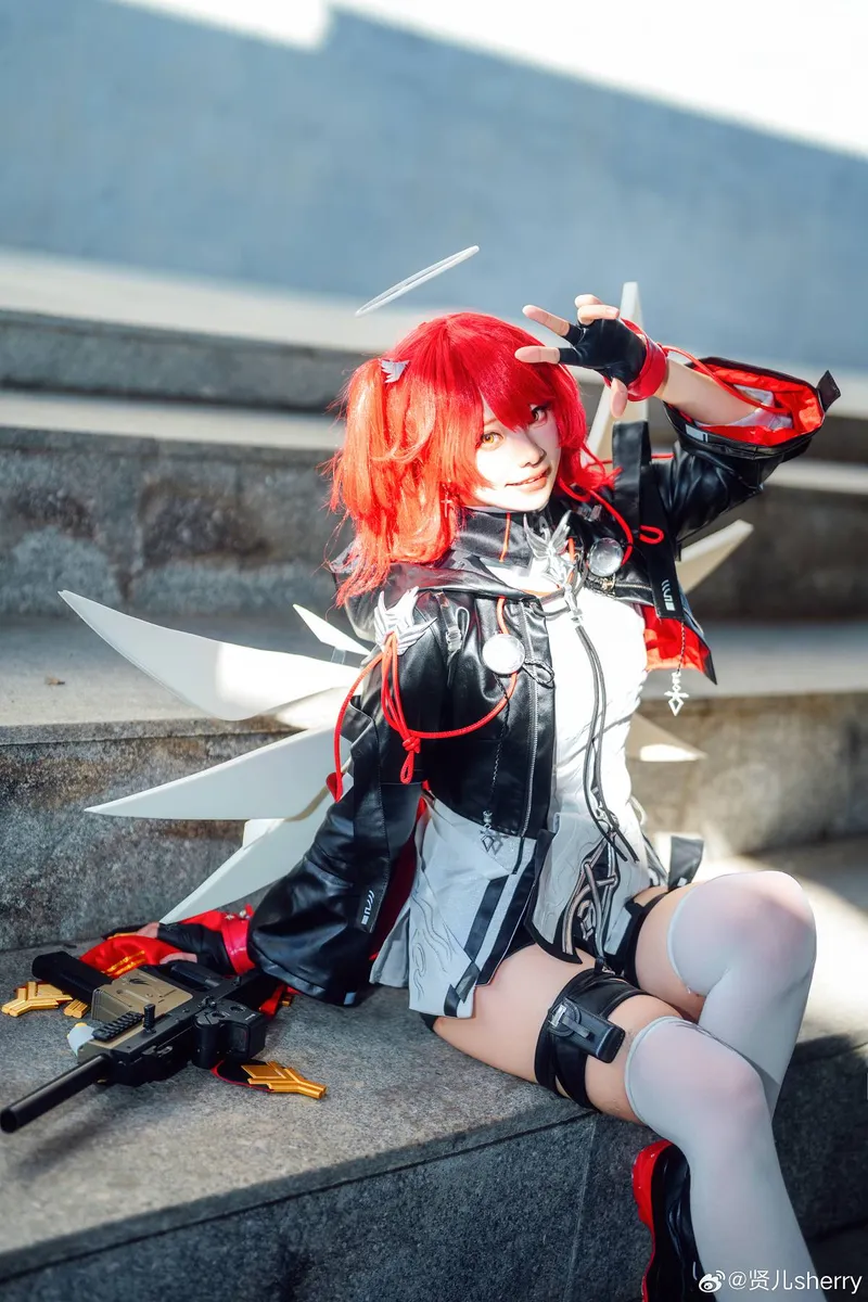 《明日方舟》新约能天使Cosplay展示