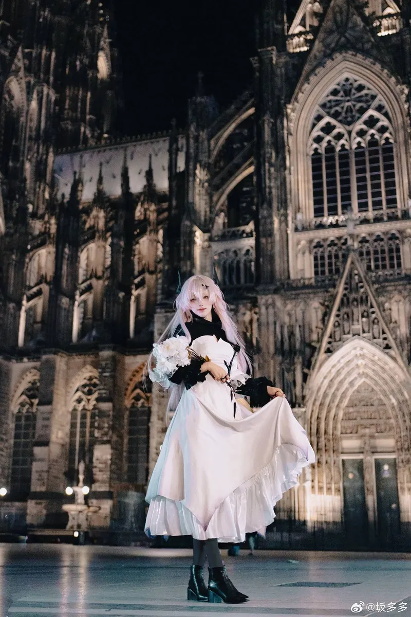 《明日方舟》特蕾西娅cosplay展示