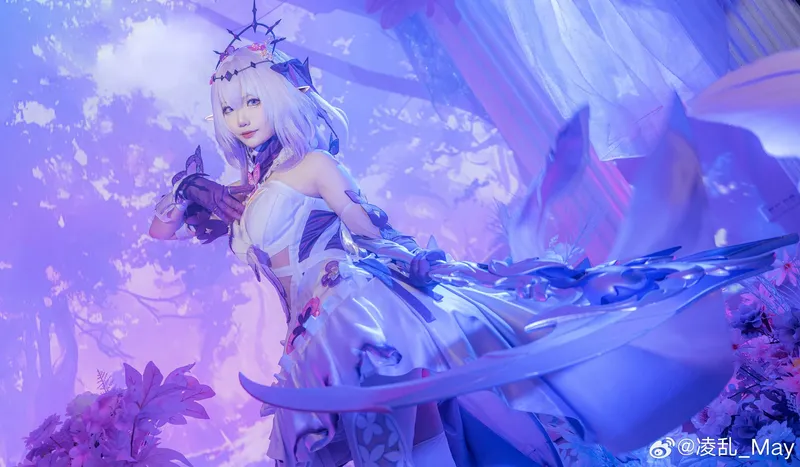 《崩坏星穹铁道》遐蝶cosplay展示