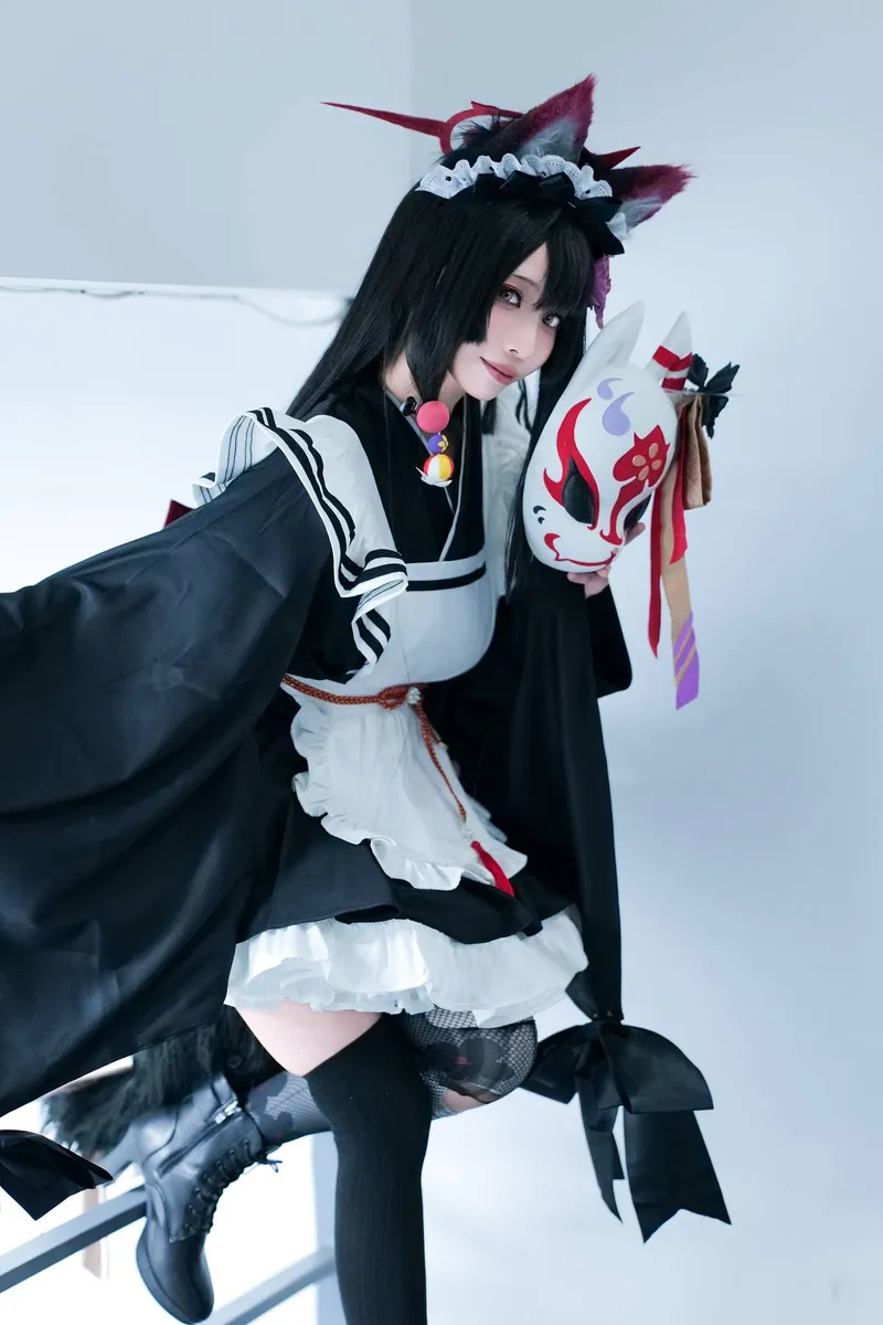 《蔚蓝档案》狐坂若藻cosplay展示