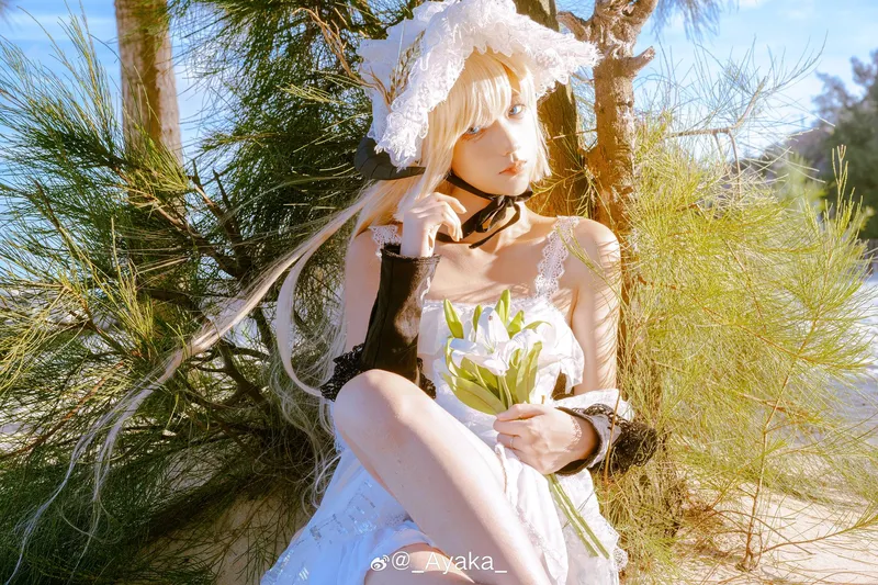 《明日方舟》夜莺Cosplay展示