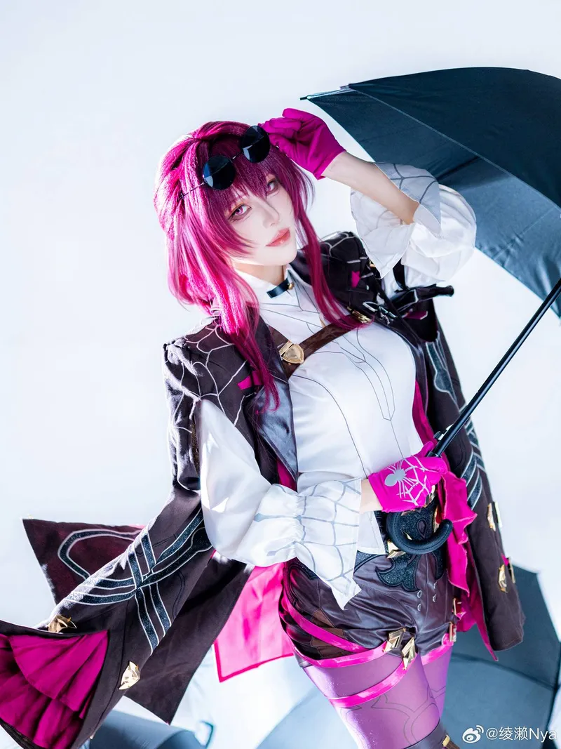 《崩坏星穹铁道》卡芙卡Cosplay展示