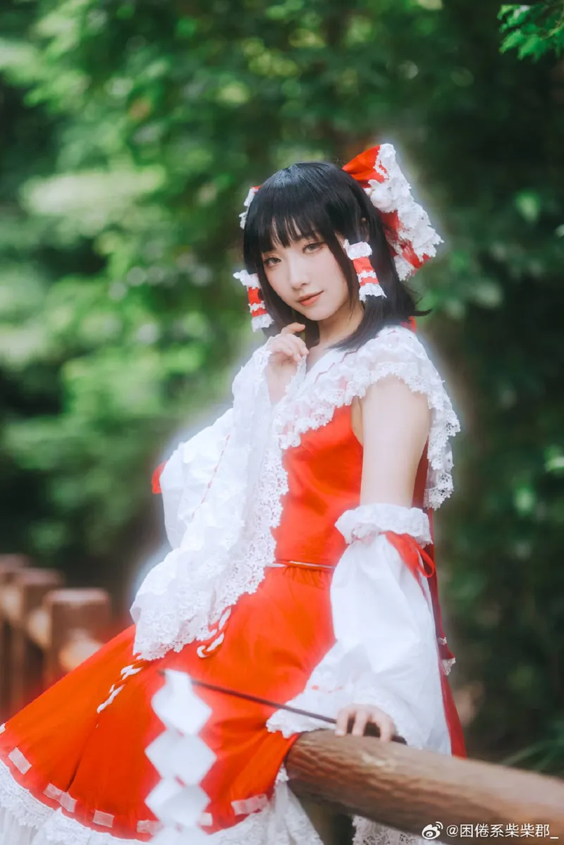 《东方Project》博丽灵梦cosplay-宁静唯美展现