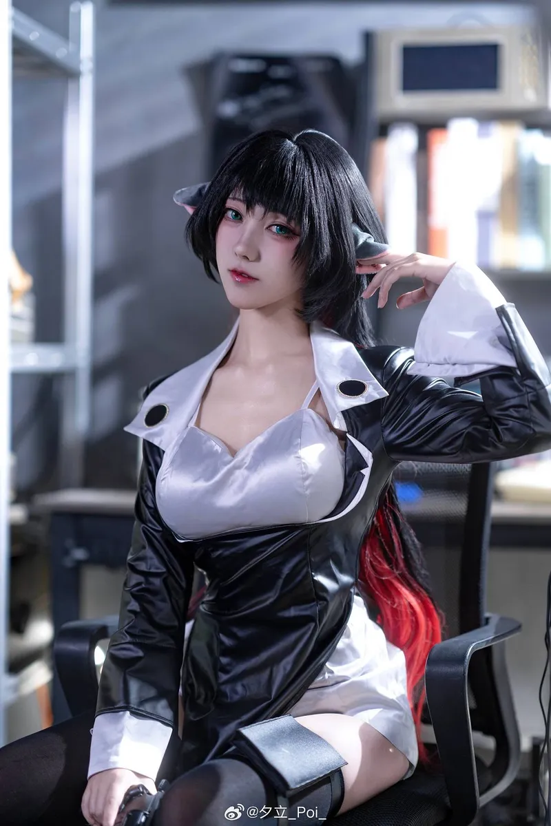 《绝区零》简杜cosplay展示-治安巡查大人专属造型