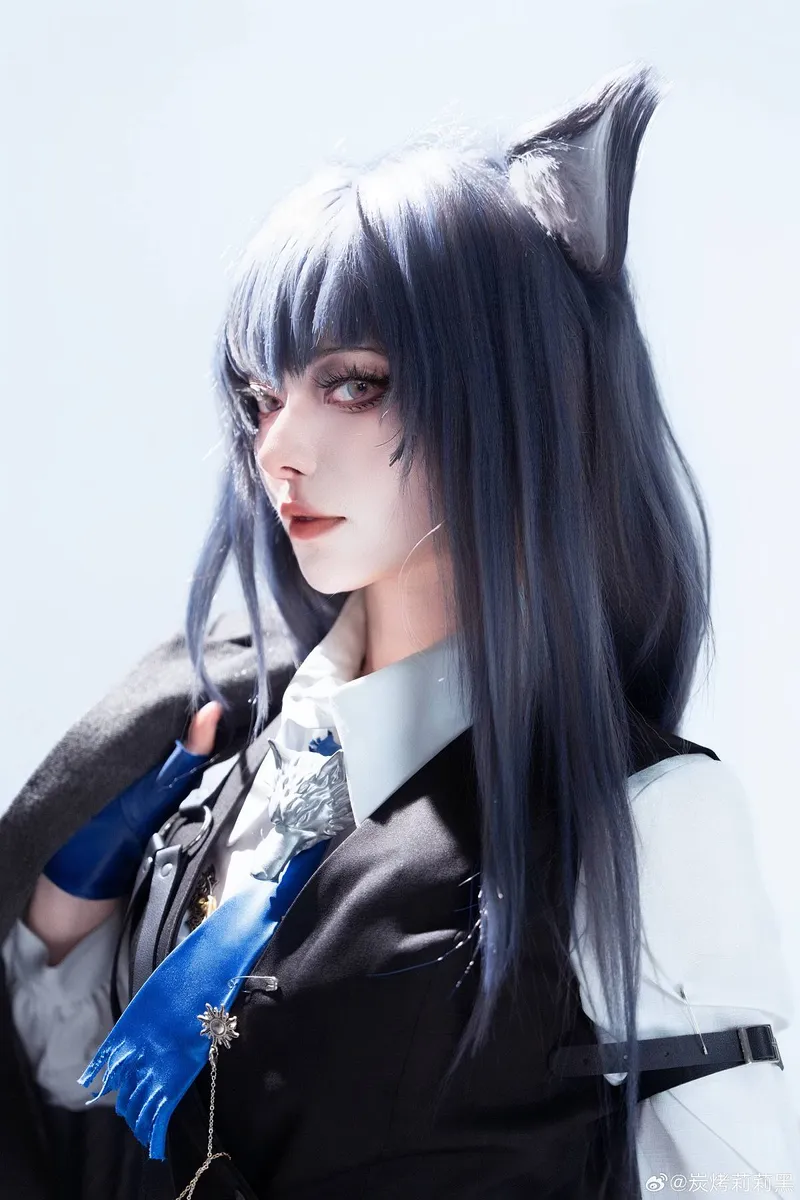 《明日方舟》德克萨斯cosplay展示