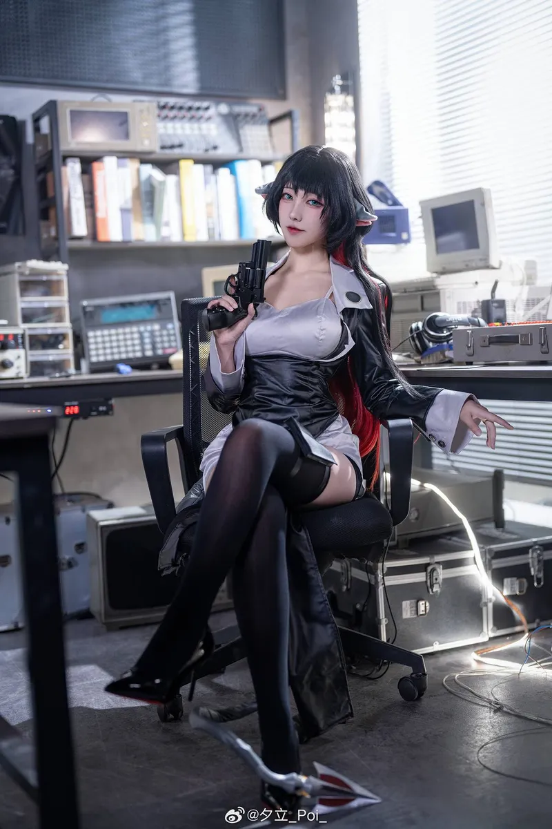 《绝区零》简杜cosplay展示