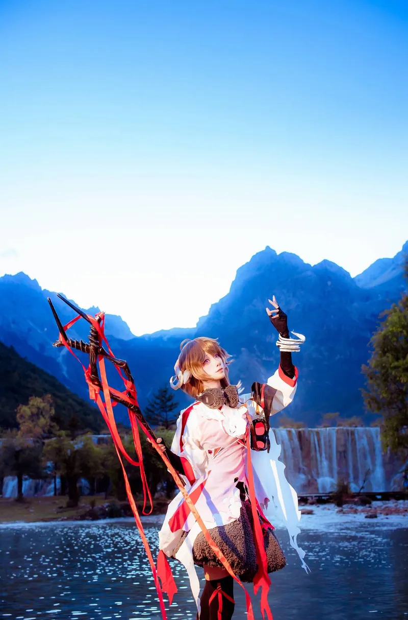 《明日方舟》艾雅法拉cosplay展示-精美还原角色形象