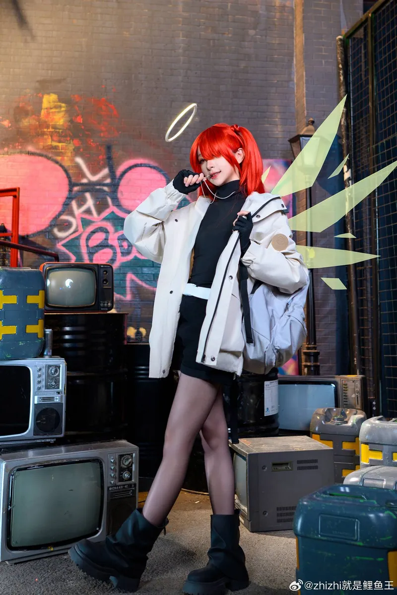 《明日方舟》新约能天使cosplay展示