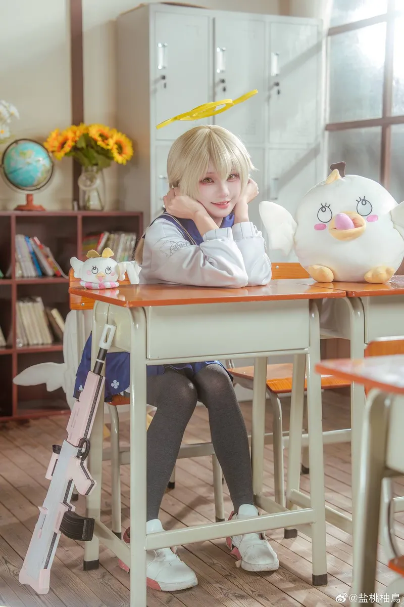 《蔚蓝档案》日富美cosplay