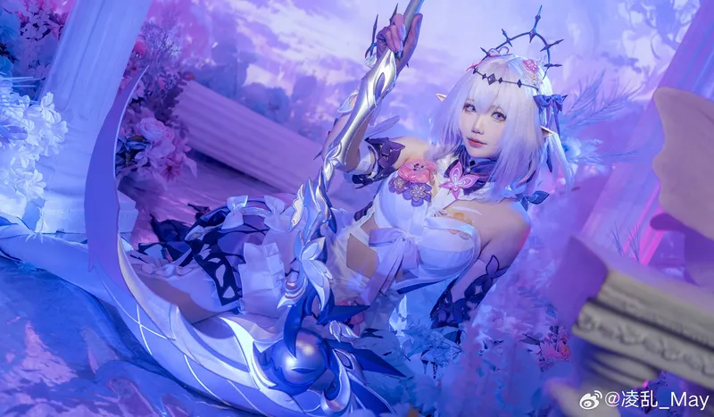 《崩坏星穹铁道》遐蝶cosplay展示