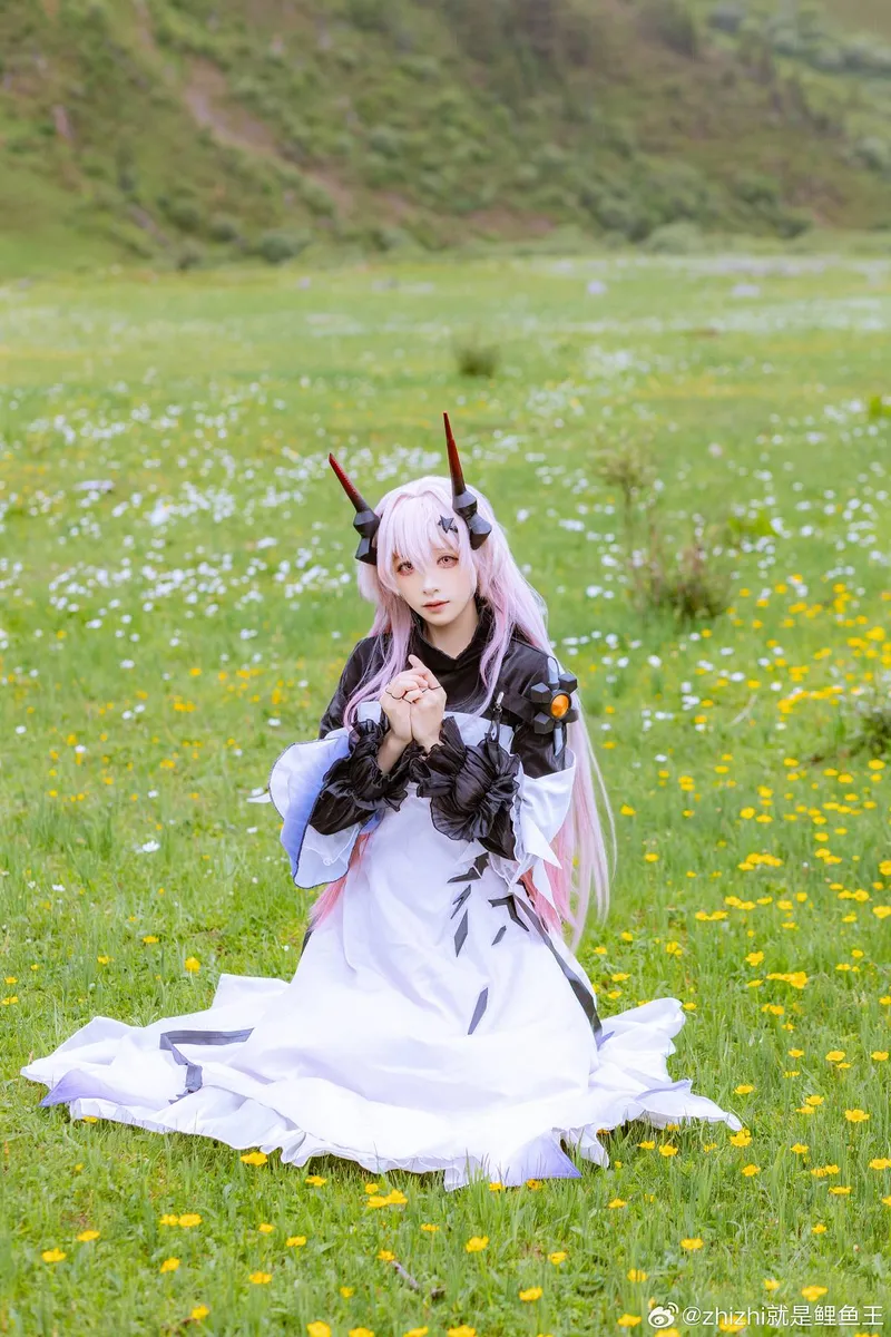 《明日方舟》特蕾西娅cosplay展示