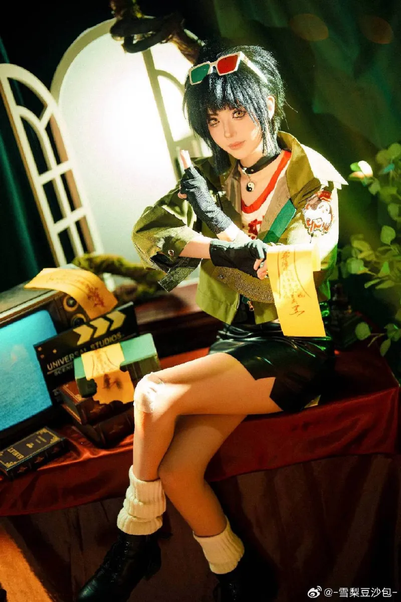 《重返未来1999》泥鯭的士cosplay展示