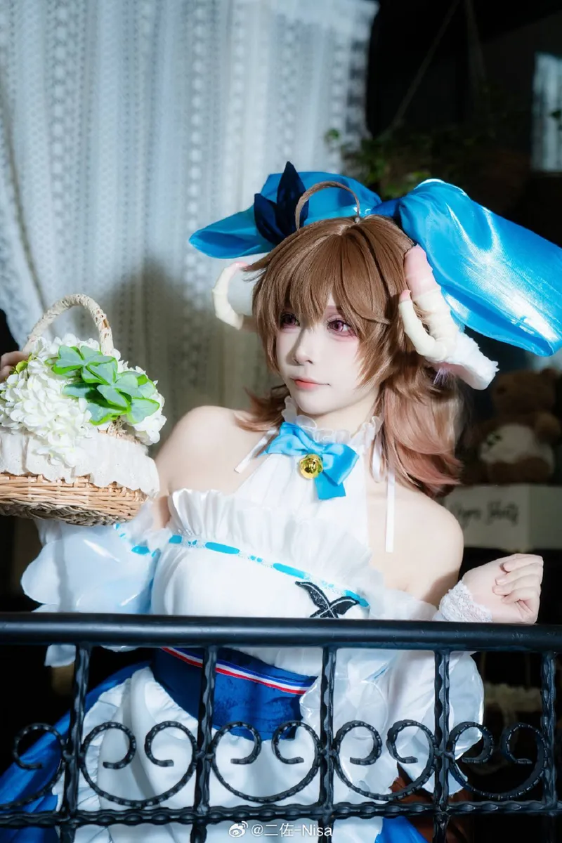 《明日方舟》服装道具细节满分-沉浸式纯烬艾雅法拉cosplay赏析