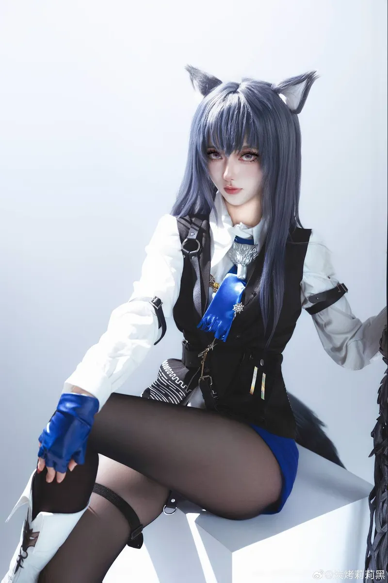 《明日方舟》德克萨斯cosplay展示