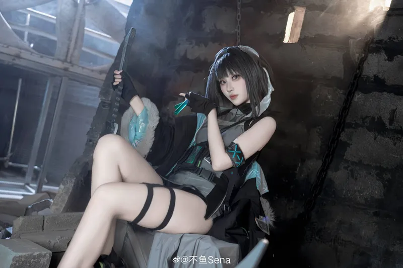 《明日方舟》羽毛笔Cosplay展示