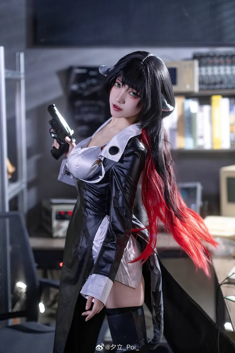 《绝区零》简杜cosplay展示