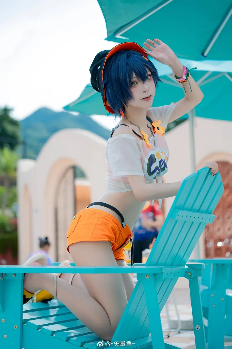 《绝区零》玲Cosplay展示