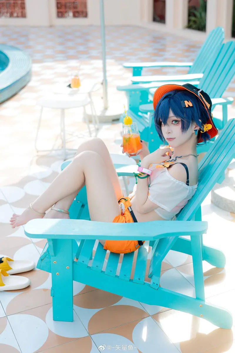 《绝区零》玲Cosplay展示