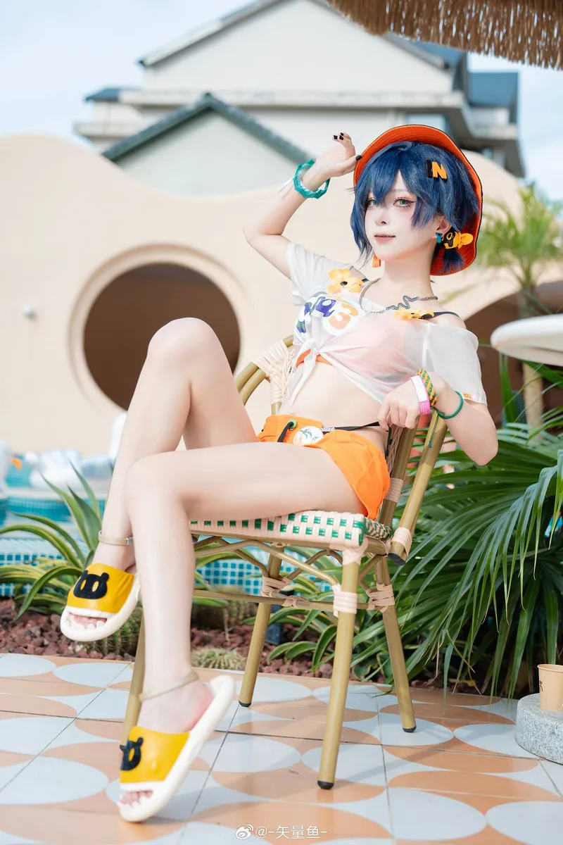 《绝区零》玲Cosplay展示