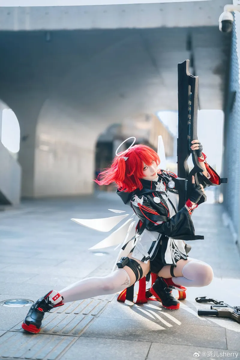 《明日方舟》新约能天使Cosplay展示