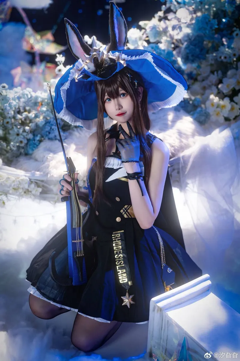 《明日方舟》阿米娅cosplay-少女感爆棚的精彩呈现