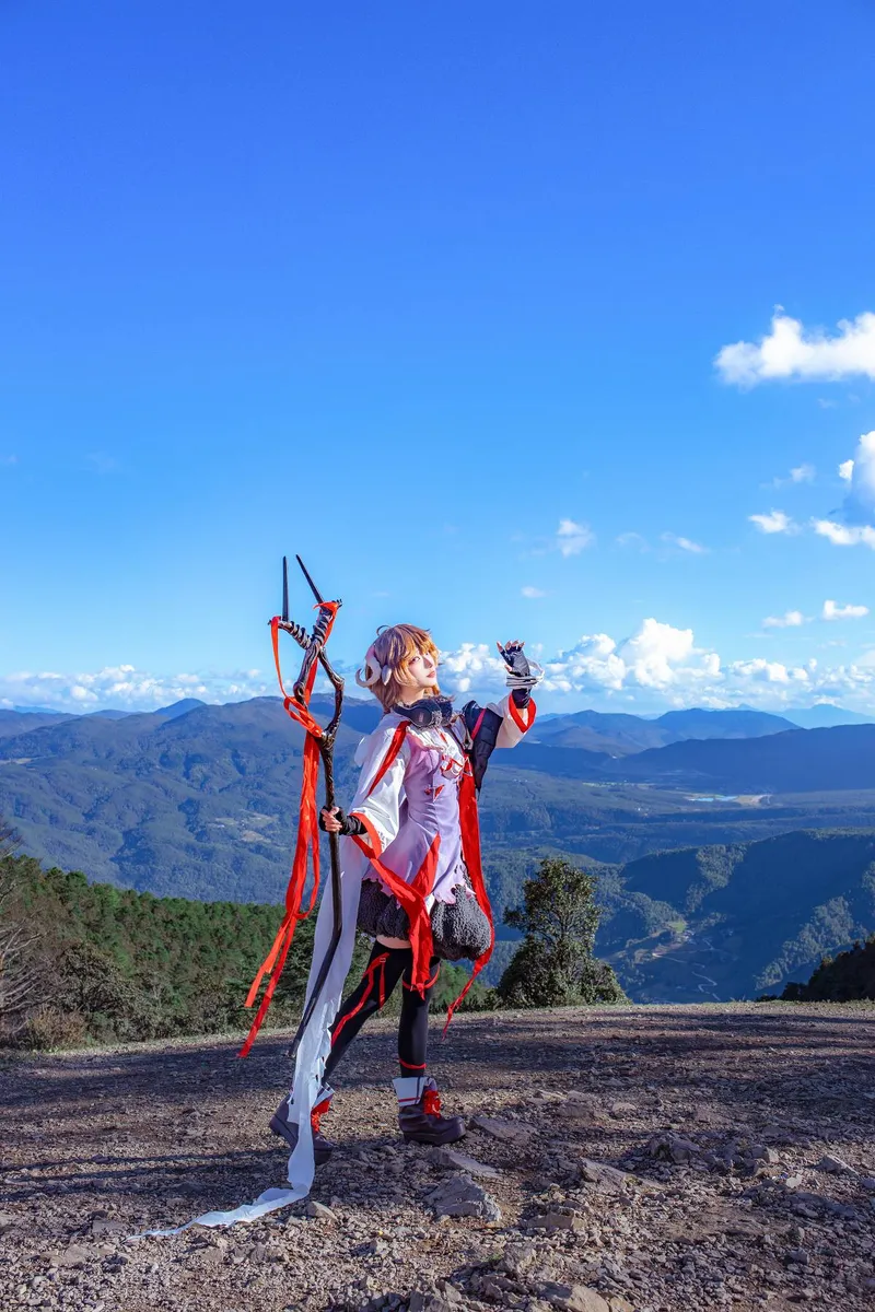 《明日方舟》艾雅法拉cosplay展示