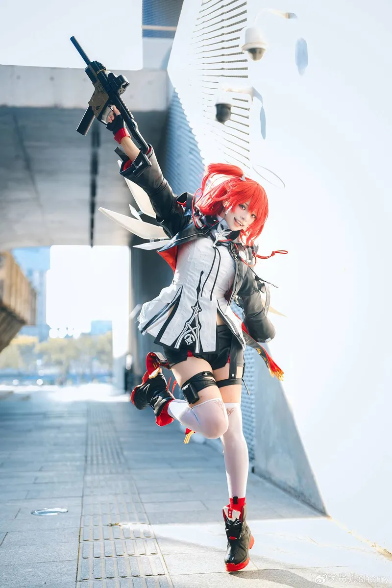《明日方舟》新约能天使Cosplay展示