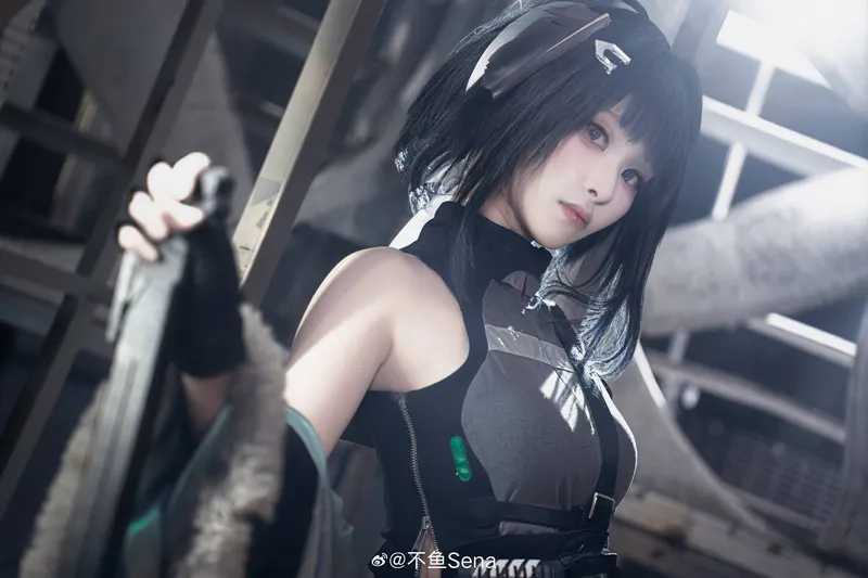 《明日方舟》羽毛笔Cosplay展示