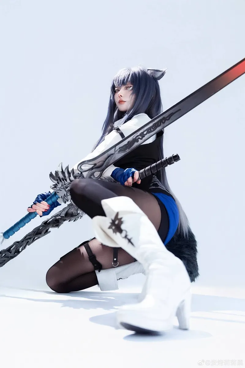 《明日方舟》德克萨斯cosplay展示