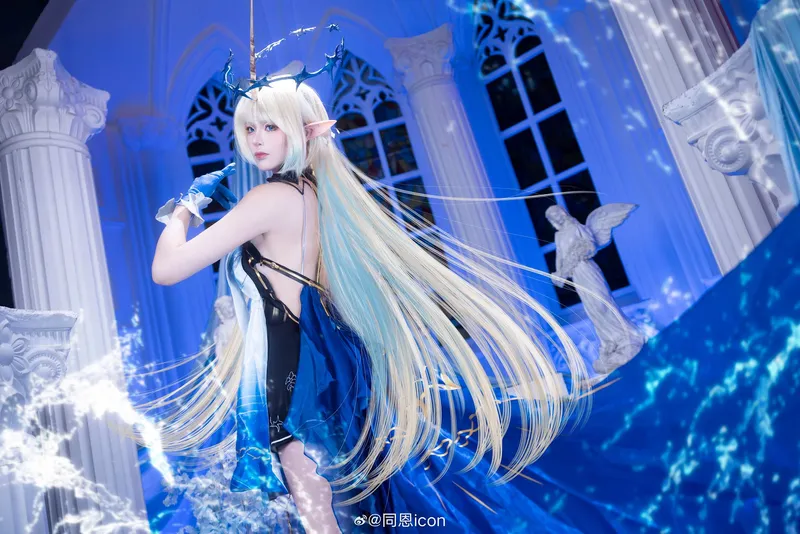 《鸣潮》芙露德莉斯cosplay展示