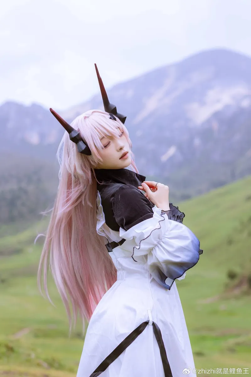 《明日方舟》特蕾西娅cosplay展示-重燃希望与未来