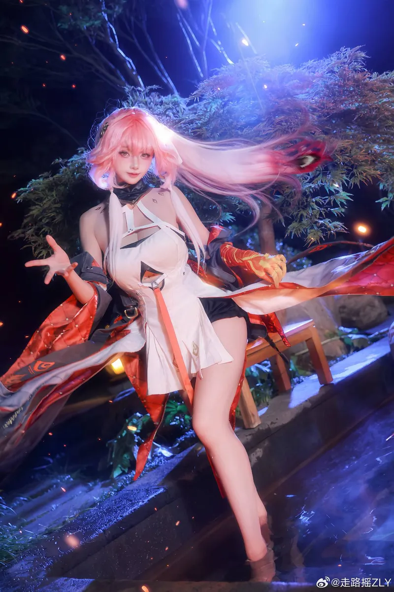 《鸣潮》长离cosplay