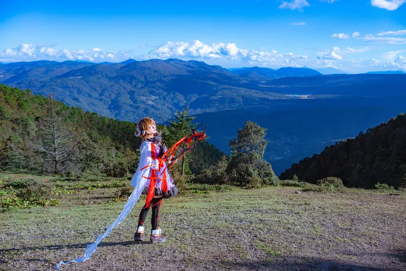 《明日方舟》艾雅法拉cosplay展示