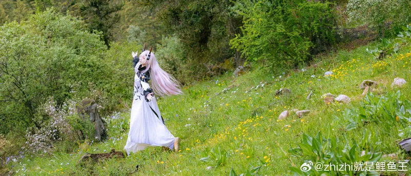 《明日方舟》特蕾西娅cosplay展示