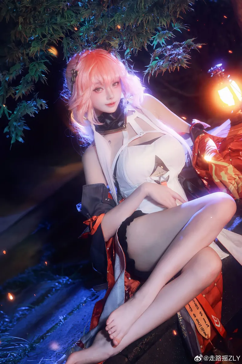 《鸣潮》长离cosplay