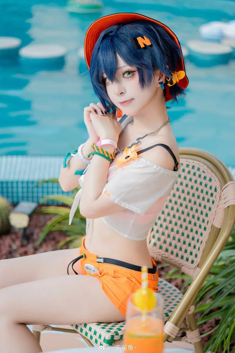 《绝区零》玲Cosplay展示