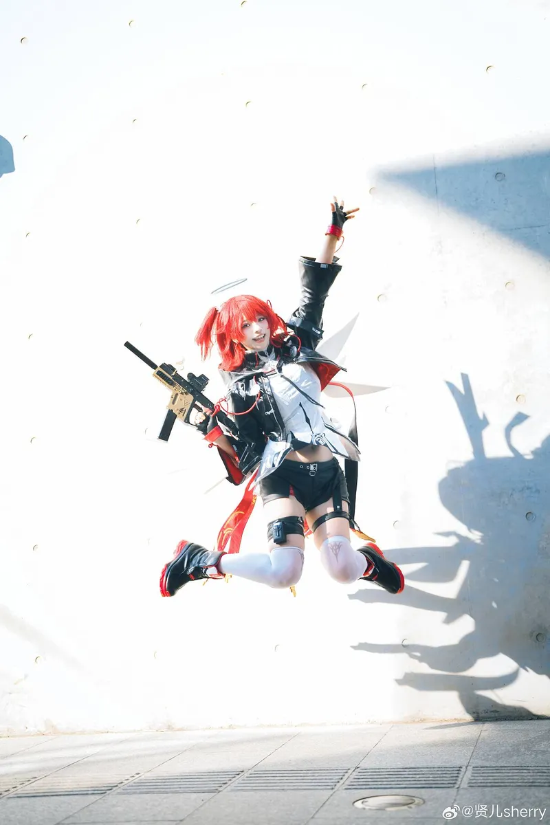 《明日方舟》新约能天使Cosplay展示