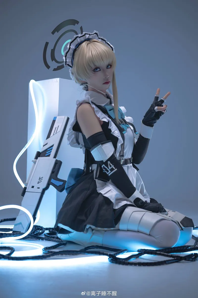 《蔚蓝档案》飞鸟马时cosplay展示