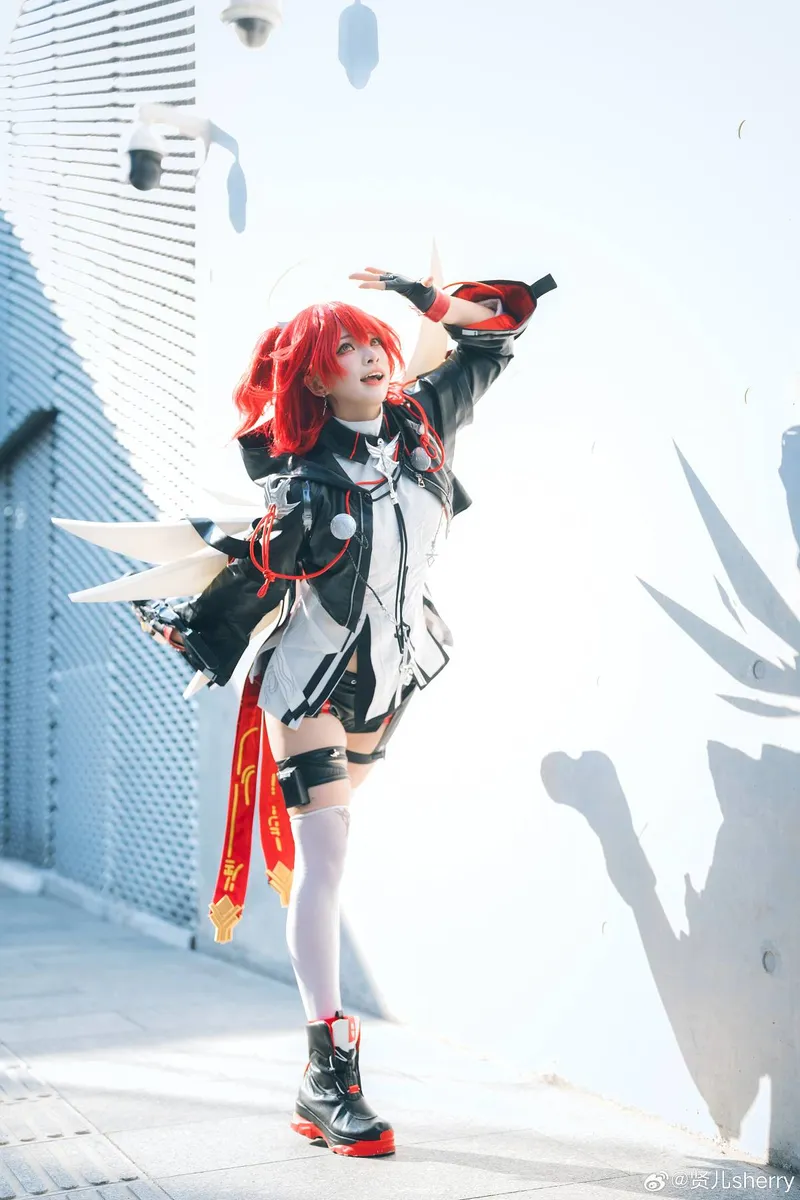 《明日方舟》新约能天使Cosplay展示