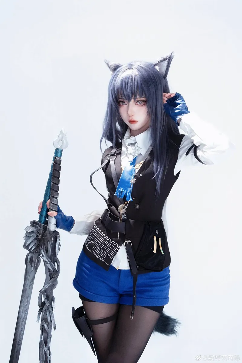 《明日方舟》德克萨斯cosplay展示