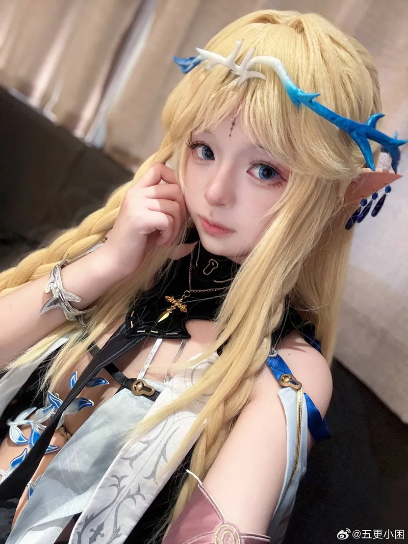 《鸣潮》卡提希娅cosplay展示