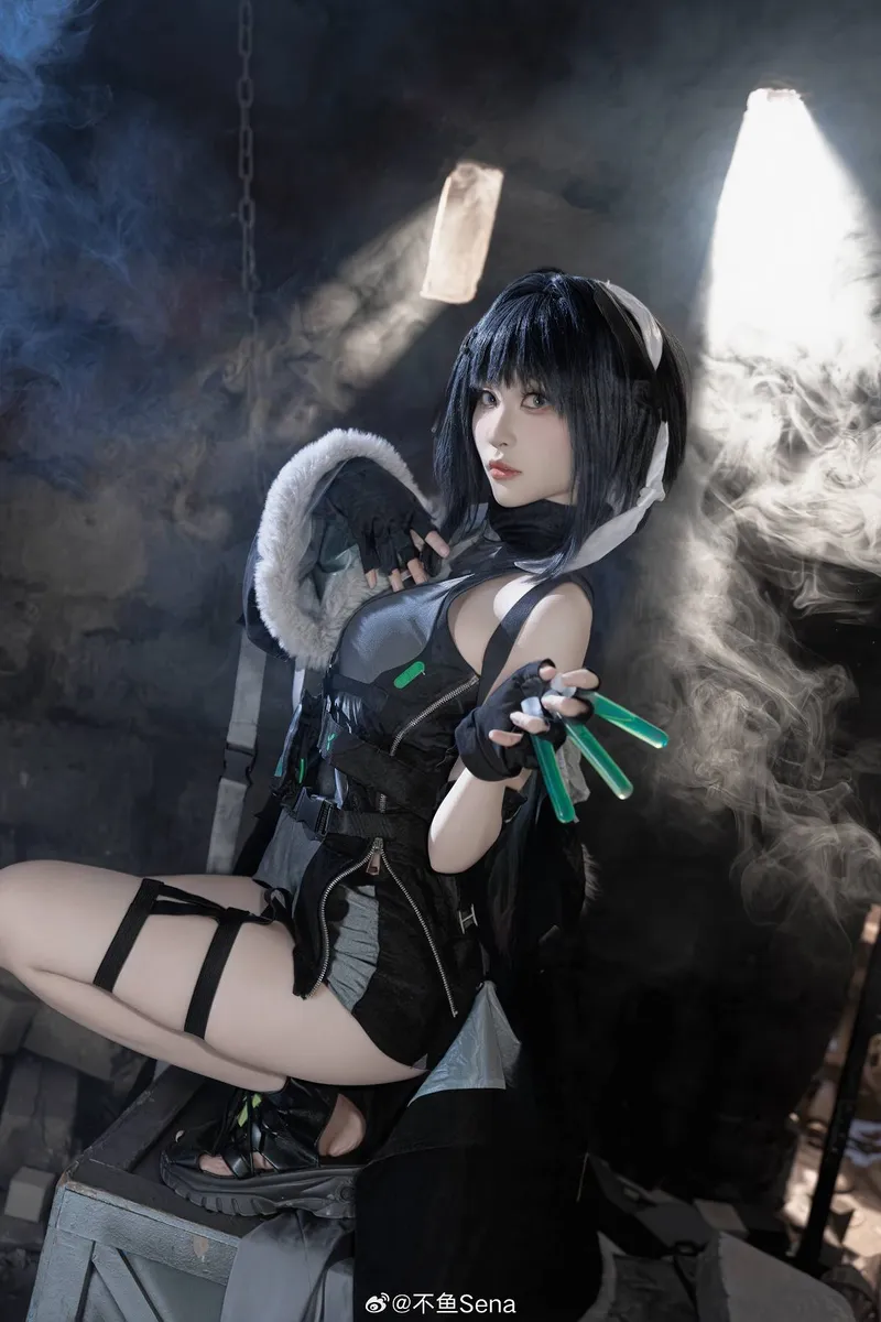 《明日方舟》羽毛笔Cosplay展示