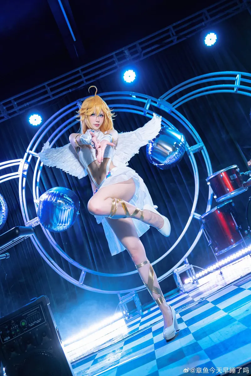 《吊带袜天使》cosplay展示
