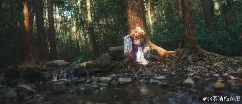 《东方Project》泄矢诹访子cosplay展示