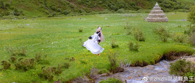 《明日方舟》特蕾西娅cosplay展示