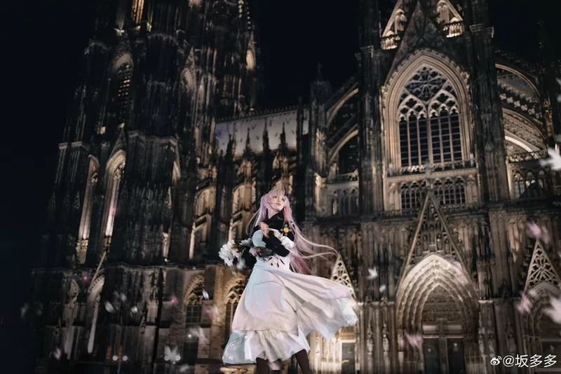 《明日方舟》特蕾西娅cosplay展示