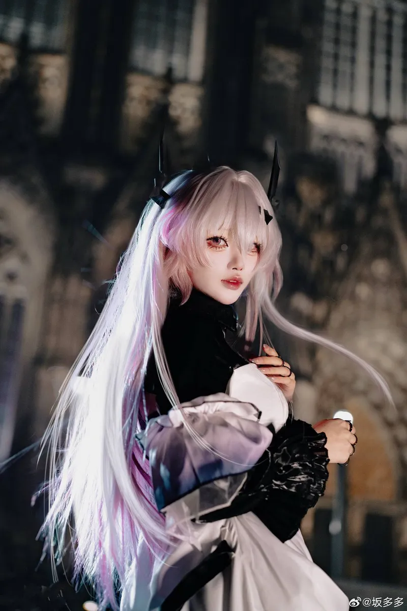 《明日方舟》特蕾西娅cosplay展示