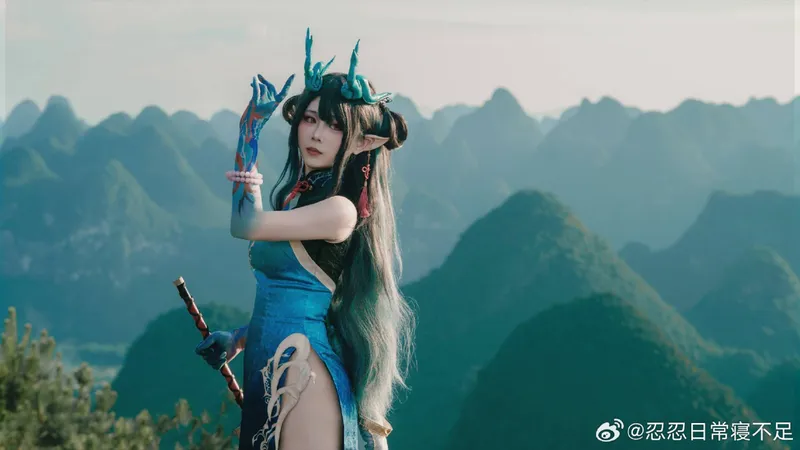 《明日方舟》夕角色Cosplay展示