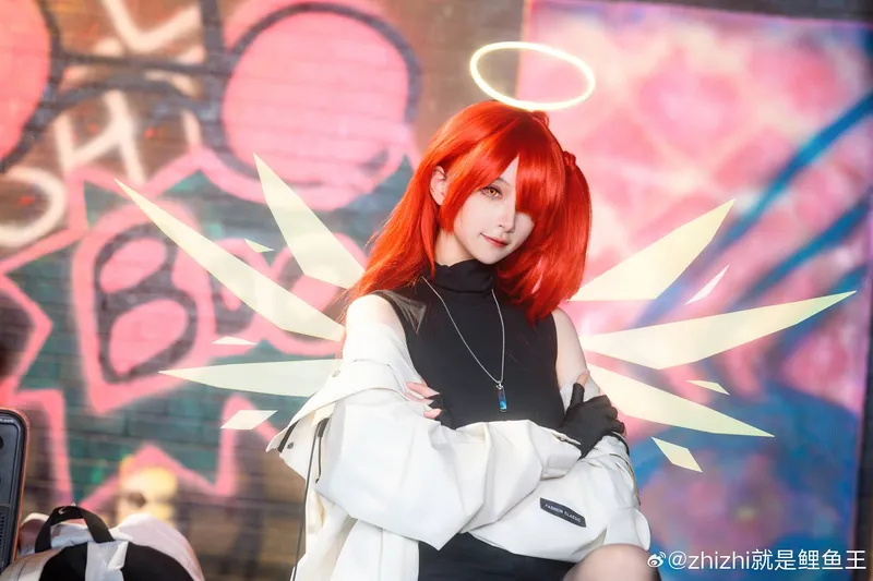 《明日方舟》新约能天使cosplay展示