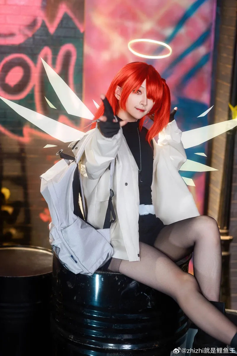 《明日方舟》新约能天使cosplay展示